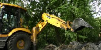 Curățarea colectorului de ape pluviale din Calea Ieșilor