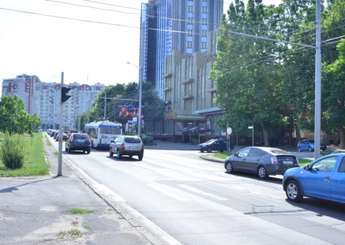 Suspendat traficul rutier