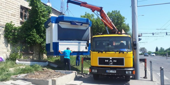 Evacuarea gheretelor din sectorul Centru