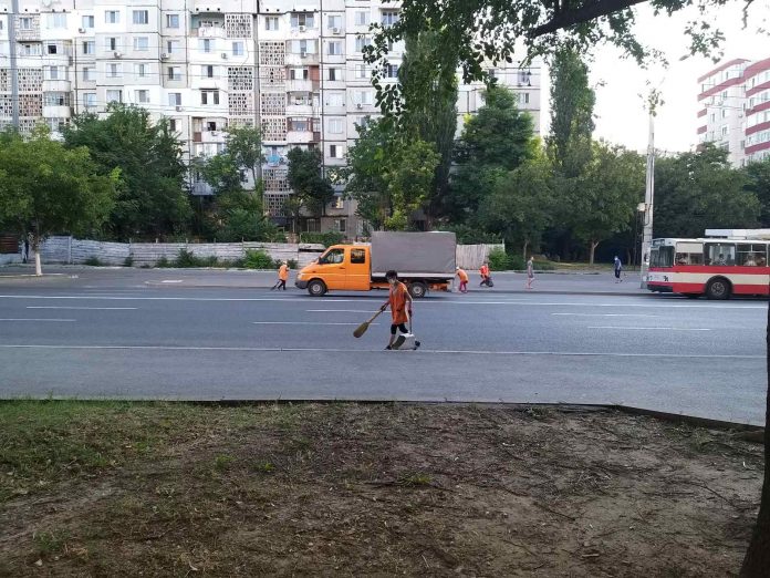 Salubrizarea sectorului Ciocana de către serviciile municipale din 29.07.2020