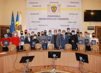 Ion Ceban a înmânat diplome de onoare copiilor din cadrul Centrului Comunitar pentru Copii și Tineri „Cosmos”