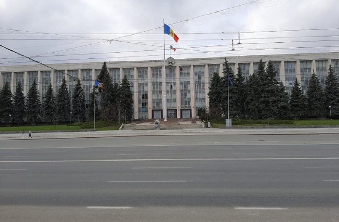 La Guvern au fost discutate pagubele și consecințele de pe urma ploilor abundente din acest an
