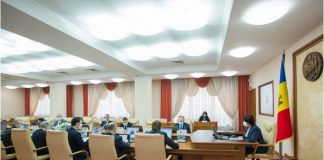 25 de familii ale medicilor decedați de COVID-19 vor primi suport din partea statului