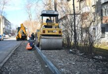 Continuă lucrările de reabilitare a străzii Nicolae Dimo din sectorul Rîşcani