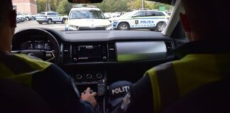 Polițiștii INSP au reținut doi bărbați aflați în căutare națională pentru jaf