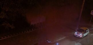 Un automobil parcat pe strada Constantin Tănase a fost cuprins de flăcări
