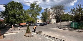 În intersecția str. Mălina Mică și Constantin Vârnav au fost inițiate lucrările de amenajare a trei treceri pietonale