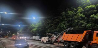 Pe strada Liviu Deleanu din sectorul Buiucani sunt executate lucrări de reparație a părții carosabile