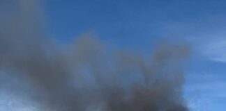 Pompierii au anunțat lichidarea incendiului izbucnit într-un depozit de pe strada Lunca Bîcului